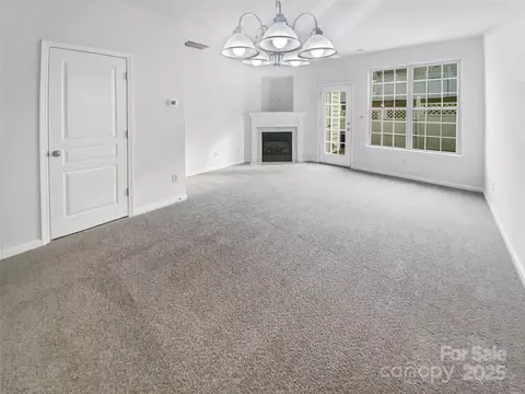 Living - 928 Copperstone Ln, Fort Mill, SC 29708 photo 4 of 5