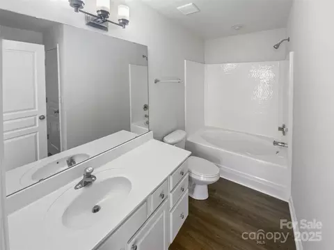 Bath - 928 Copperstone Ln, Fort Mill, SC 29708 photo 1 of 2