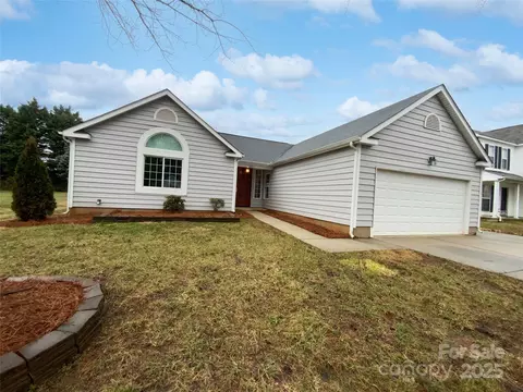 4627 Avalon Forest Ln, Charlotte, NC 28269