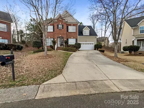 621 Ravenglass Dr, Fort Mill, SC 29715