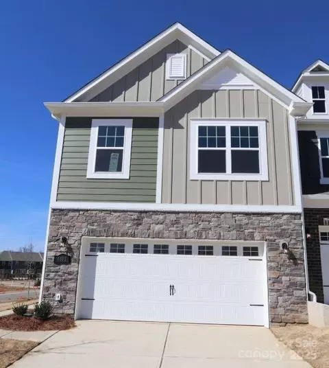 4005 Lawnview Dr, Charlotte, NC 28269