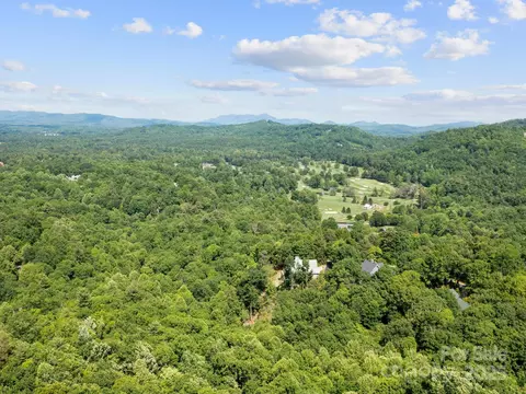 View/Area - 705 Overlook Dr, Flat Rock, NC 28731 photo 2 of 8