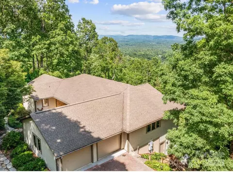 705 Overlook Dr, Flat Rock, NC 28731