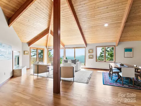 Living - 705 Overlook Dr, Flat Rock, NC 28731 photo 2 of 5