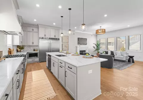 4207 Walker Rd, Charlotte, NC 28211