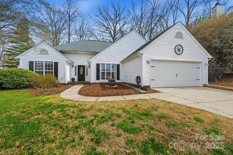 108 Pebble Creek Xing, Fort Mill, SC 29715