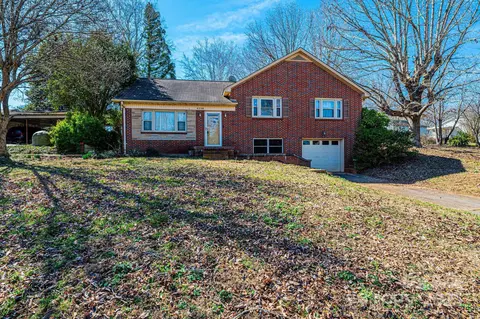 4238 Johnson Bridge Rd, Hickory, NC 28602