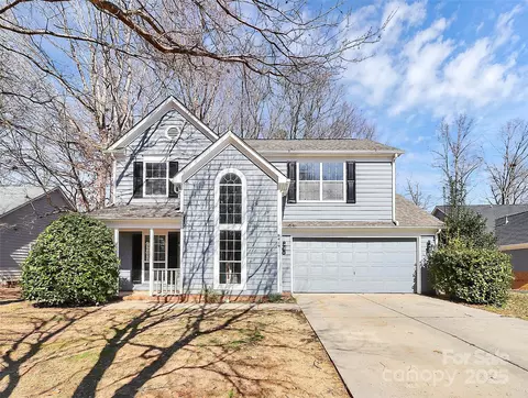 8419 Belstead Brook Ct, Charlotte, NC 28216