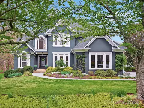 19000 Hodestone Mews Ct, Davidson, NC 28036