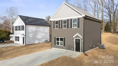 828 Graylyn Dr, High Point, NC 27263