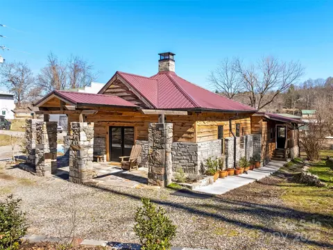 24 Old Leicester Hwy, Asheville, NC 28804