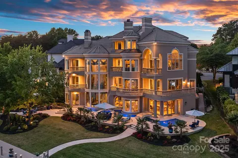 18201 Town Harbour Rd, Cornelius, NC 28031