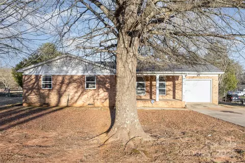 2888 Robinson Rd, Newton, NC 28658