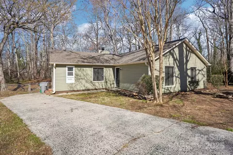 3929 Fernleaf Ct, Charlotte, NC 28215
