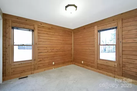 218 Doe Run, Purlear, NC 28665 photo 22