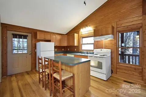 218 Doe Run, Purlear, NC 28665 photo 6