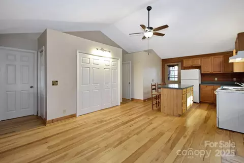 218 Doe Run, Purlear, NC 28665 photo 18