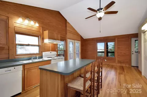 218 Doe Run, Purlear, NC 28665 photo 5