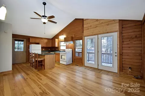 218 Doe Run, Purlear, NC 28665 photo 4