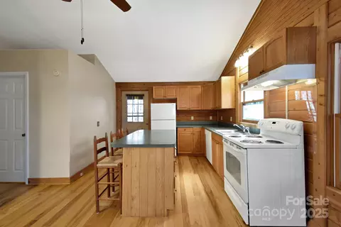 218 Doe Run, Purlear, NC 28665 photo 11