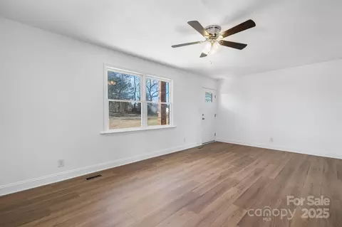 2028 Hendil St, Conover, NC 28613 photo 4