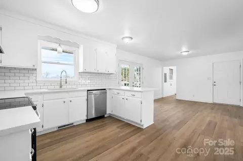 2028 Hendil St, Conover, NC 28613 photo 8