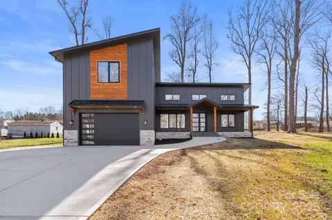 109 Scott Meadows Dr, Asheville, NC 28806