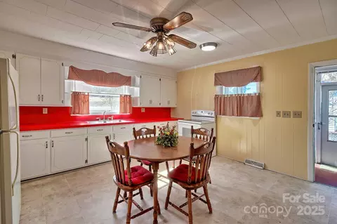 321 E Sewell St, Pageland, SC 29728 photo 15