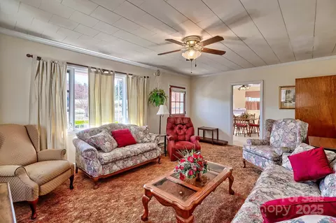 321 E Sewell St, Pageland, SC 29728 photo 6