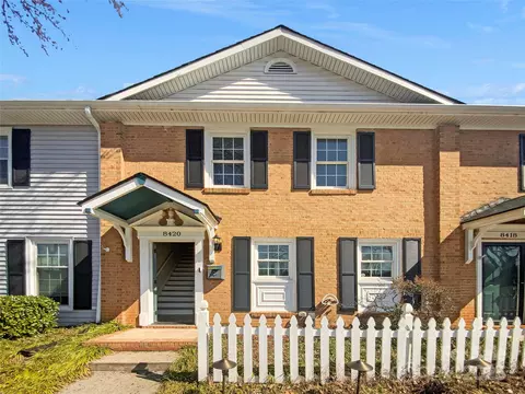 8420 Knights Bridge Rd, Charlotte, NC 28210