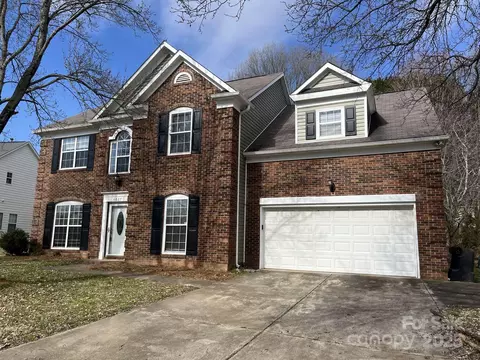 6827 Neuhoff Ln, Charlotte, NC 28269