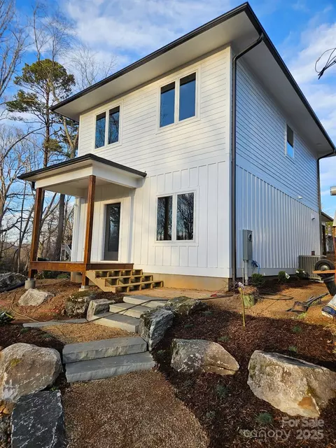 34 Fern St, Asheville, NC 28803