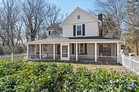 Exterior - 34 Broadway Ave, Tryon, NC 28782 photo 6 of 10