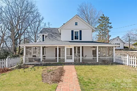 Exterior - 34 Broadway Ave, Tryon, NC 28782 photo 7 of 10