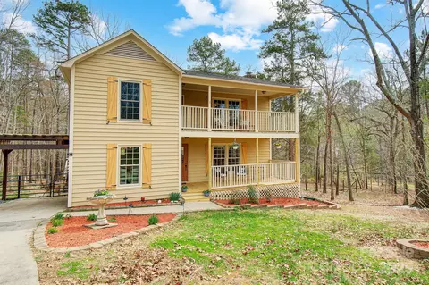Exterior - 1426 Crescent St, Monroe, NC 28112 photo 2 of 14