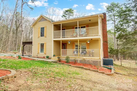 Exterior - 1426 Crescent St, Monroe, NC 28112 photo 3 of 14