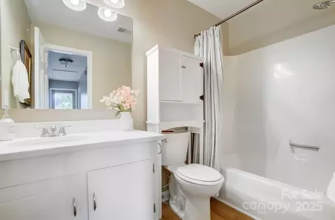 Bath - 1426 Crescent St, Monroe, NC 28112 photo 3 of 3
