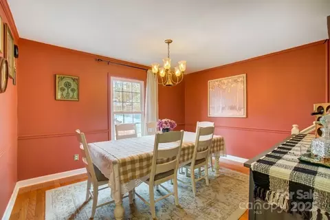 Dining - 1426 Crescent St, Monroe, NC 28112 photo 1 of 2