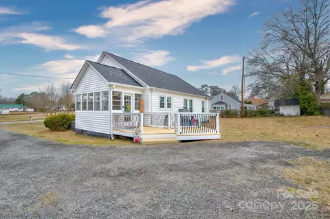 407 S Cedar St, Pageland, SC 29728 photo 2