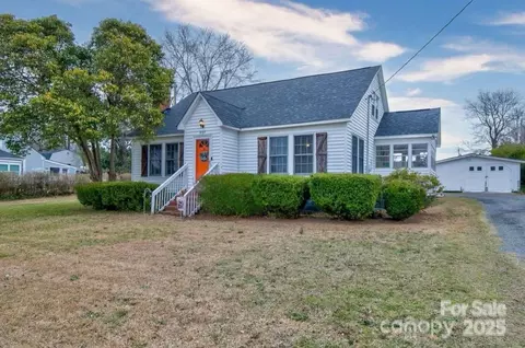 407 S Cedar St, Pageland, SC 29728 photo 3