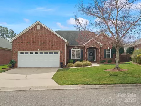 2210 Pinefield Ct, Gastonia, NC 28056