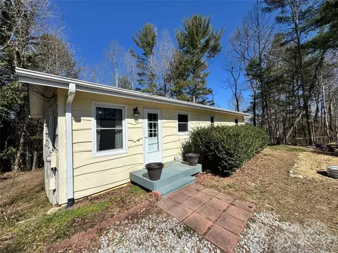 115 Elliot Ridge Ln, Hendersonville, NC 28792