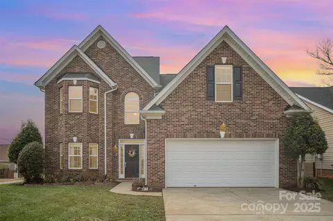 8603 Ridgeline Ln, Charlotte, NC 28269