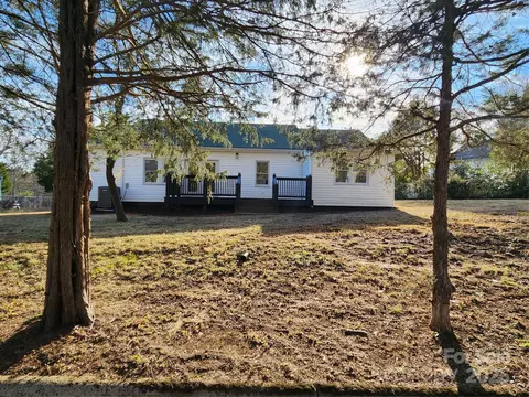 200 Hillcrest Ave, Hickory, NC 28601