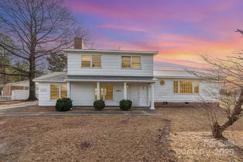 480 Santa Fe Dr, Fayetteville, NC 28303