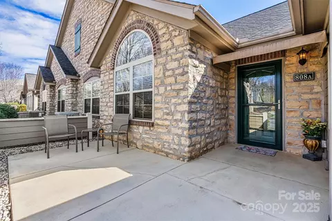 808 Wynnshire A Dr #A, Hickory, NC 28601