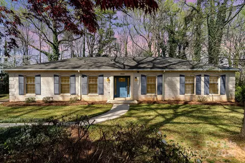 800 River Oaks Ln, Charlotte, NC 28226