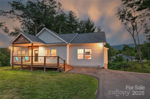 Exterior - 122 Cascade Ridge Rd, Fairview, NC 28730 photo 3 of 11