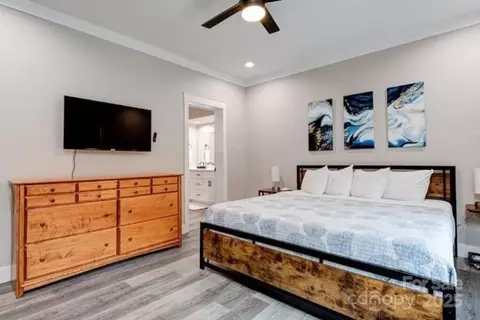Bedroom - 122 Cascade Ridge Rd, Fairview, NC 28730 photo 2 of 5