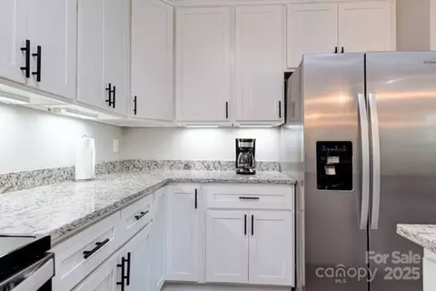 Kitchen - 122 Cascade Ridge Rd, Fairview, NC 28730 photo 2 of 4